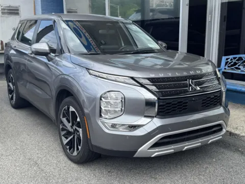 Gray 2022 Mitsubishi Outlander SE FWD *Ltd Avail* for sale in Yonkers, NY