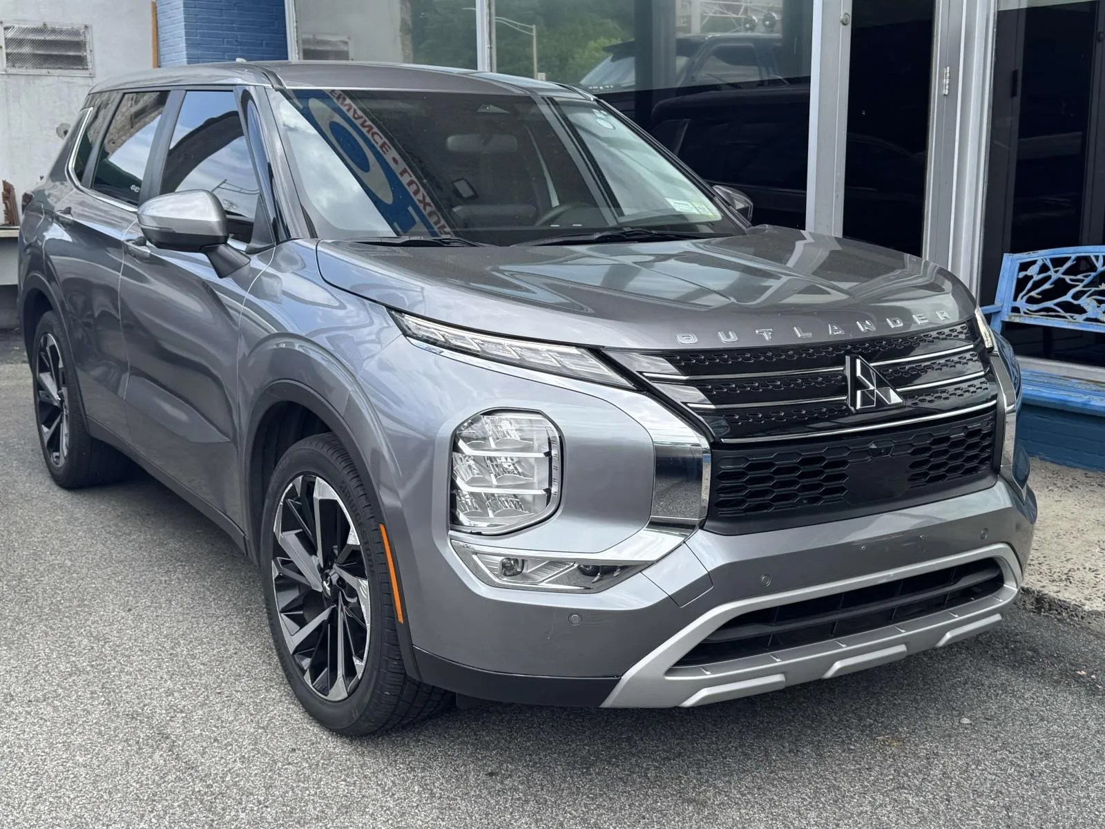 Gray 2022 Mitsubishi Outlander SE FWD *Ltd Avail* for sale in Yonkers, NY