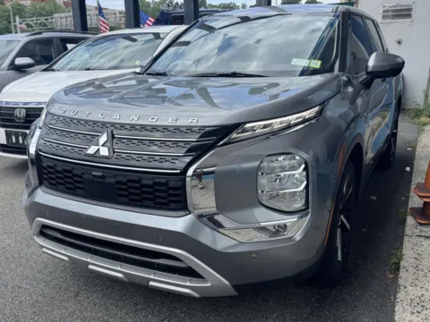 Another view of 2022 Mitsubishi Outlander SE FWD *Ltd Avail* for sale in Yonkers, NY at Yonkers Automall