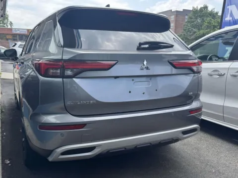 More photos of 2022 Mitsubishi Outlander SE FWD *Ltd Avail* at Yonkers Automall, NY