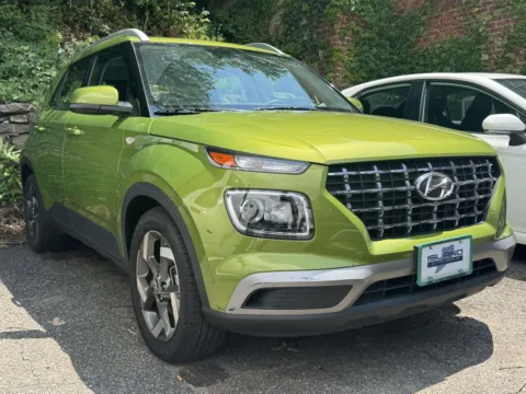 Green 2023 Hyundai Venue SEL IVT for sale in Yonkers, NY