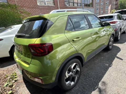 More photos of 2023 Hyundai Venue SEL IVT at Yonkers Automall, NY