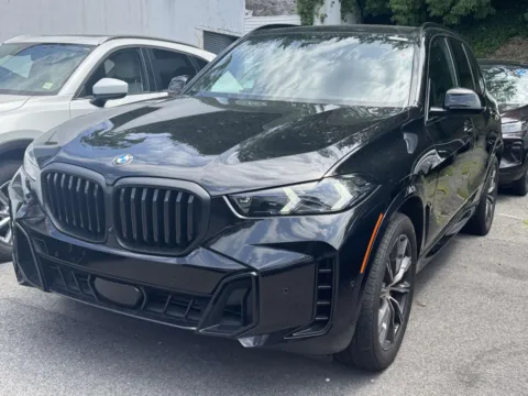 Another view of 2024 BMW X5 xDrive40i Sports Activity Vehicle for sale in Yonkers, NY at Yonkers Automall