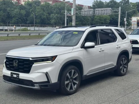 Another view of 2023 Honda Pilot Touring AWD for sale in Yonkers, NY at Yonkers Automall