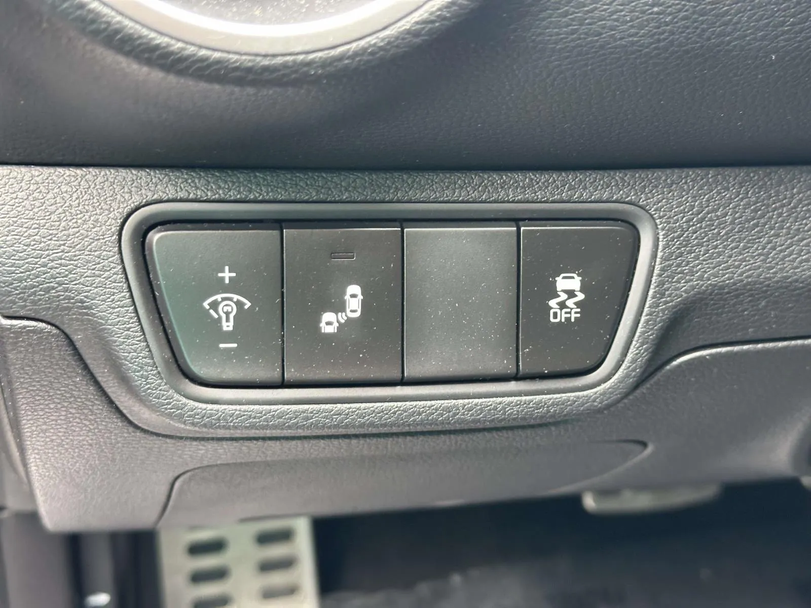 2023 Kia Forte GT-Line - Photo 14