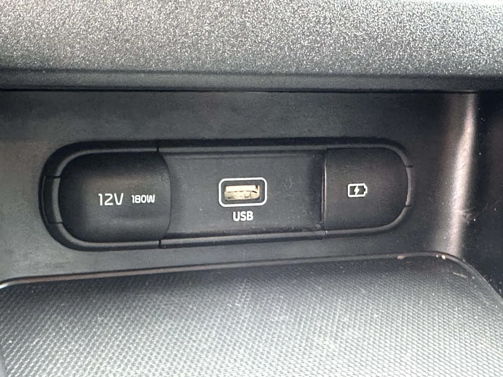 2023 Kia Forte GT-Line - Photo 18