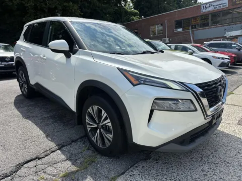 White 2023 Nissan Rogue SV for sale in Yonkers, NY