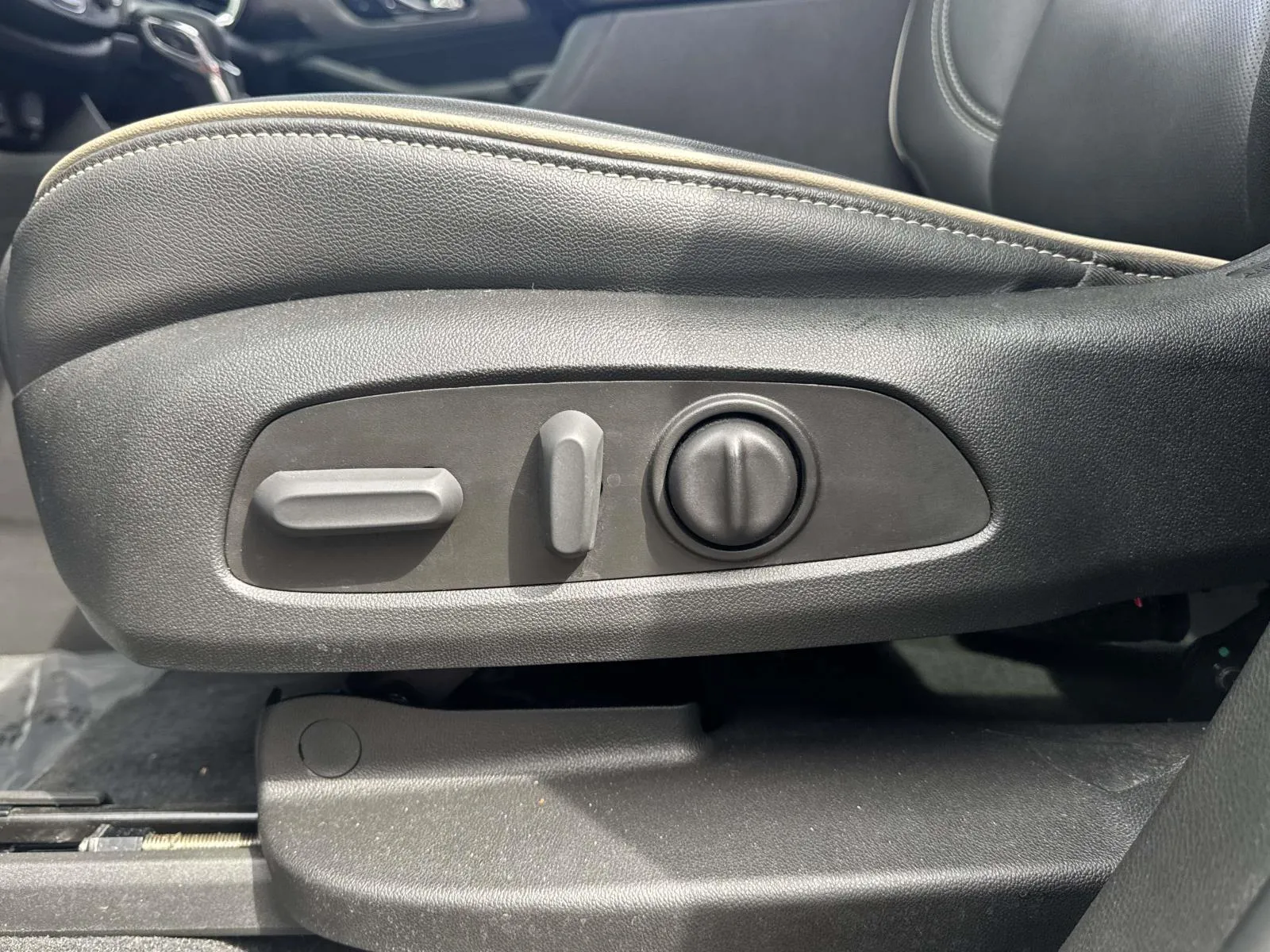2023 Chevrolet Traverse Premier - Photo 16