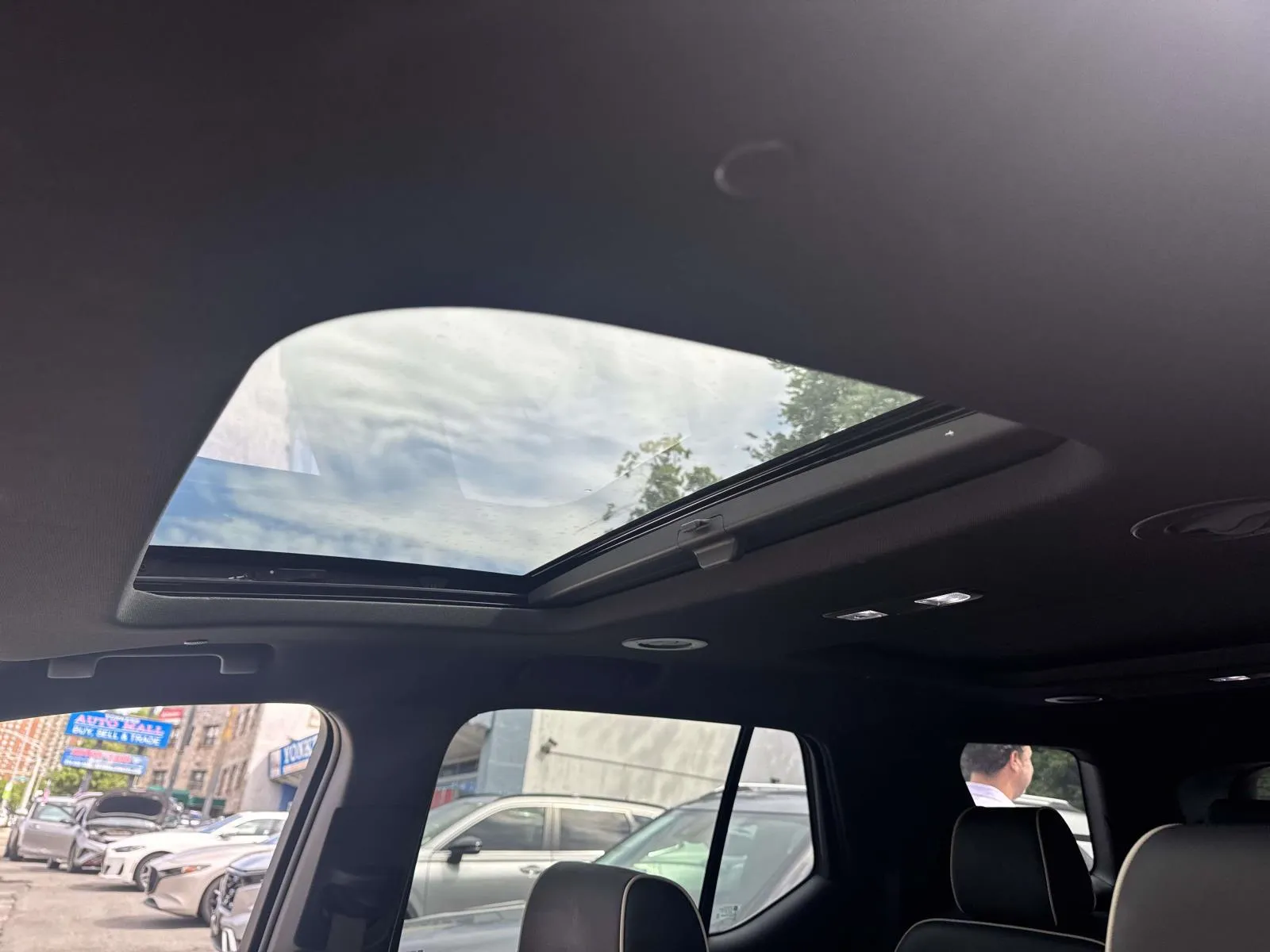 2023 Chevrolet Traverse Premier - Photo 19
