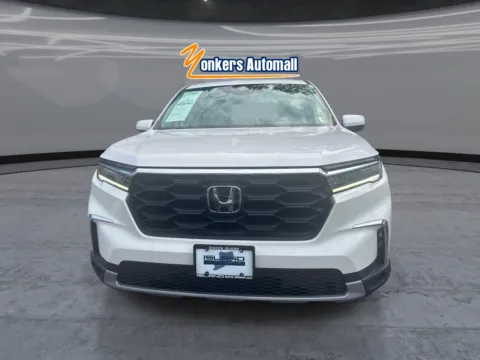 Photos of 2024 Honda Pilot EX-L for sale in Yonkers, NY at Yonkers Automall