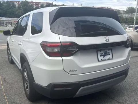 More photos of 2024 Honda Pilot EX-L at Yonkers Automall, NY