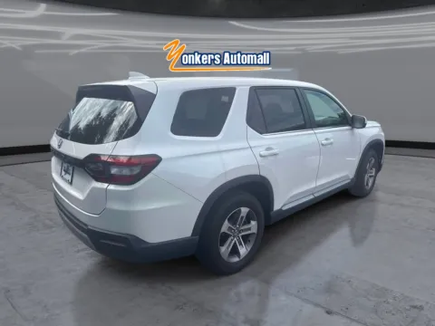 More photos of 2024 Honda Pilot EX-L at Yonkers Automall, NY
