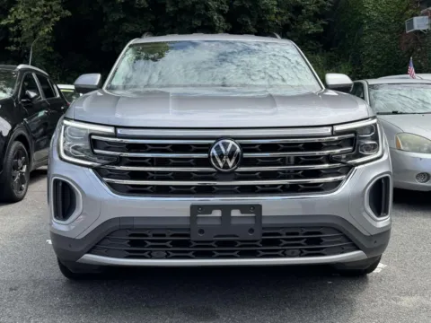 Photos of 2024 Volkswagen Atlas 2.0T SE w/Technology for sale in Yonkers, NY at Yonkers Automall