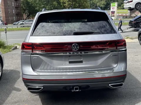 More photos of 2024 Volkswagen Atlas 2.0T SE w/Technology at Yonkers Automall, NY