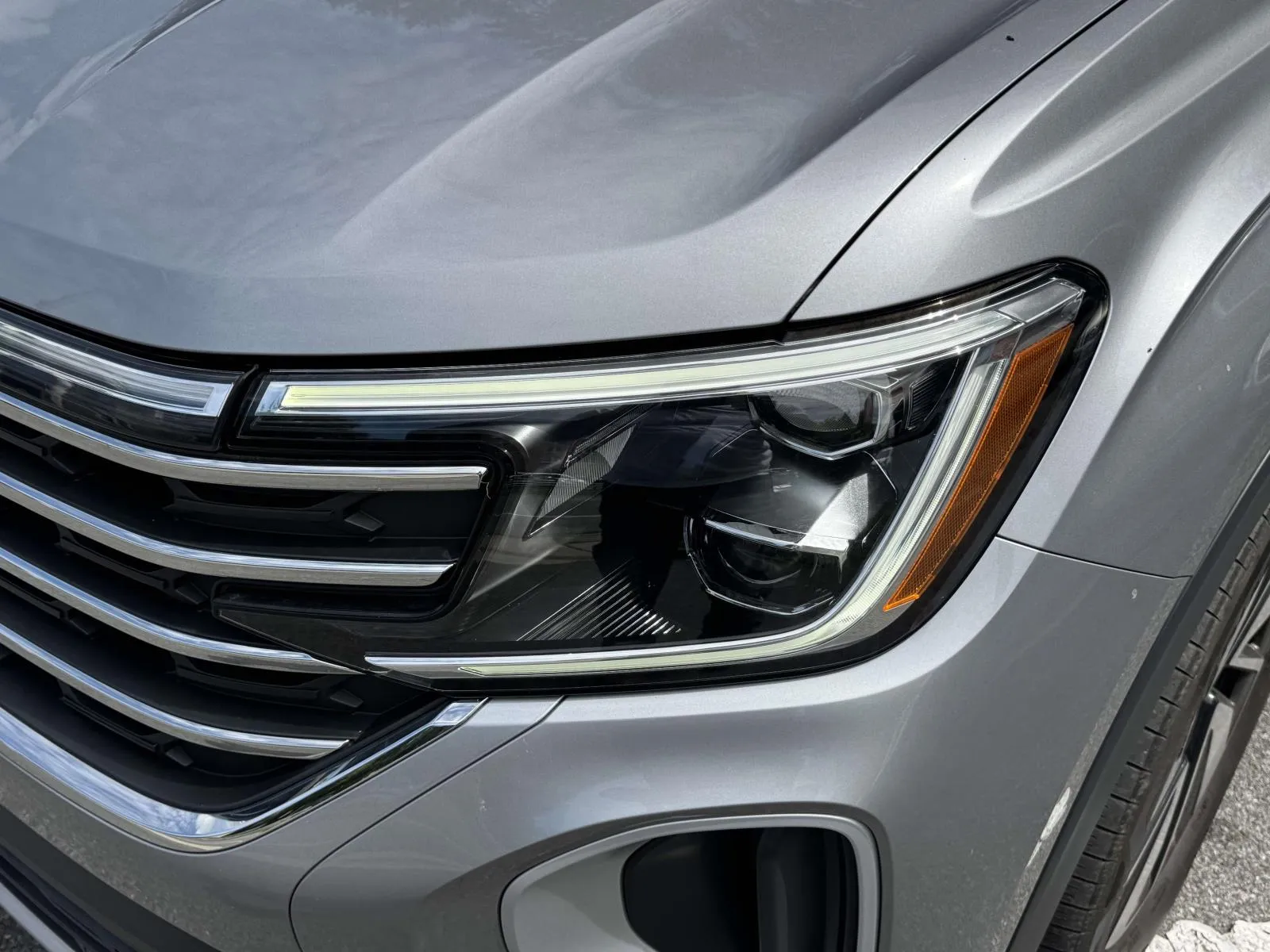 2024 Volkswagen Atlas SE w/Tech - Photo 7