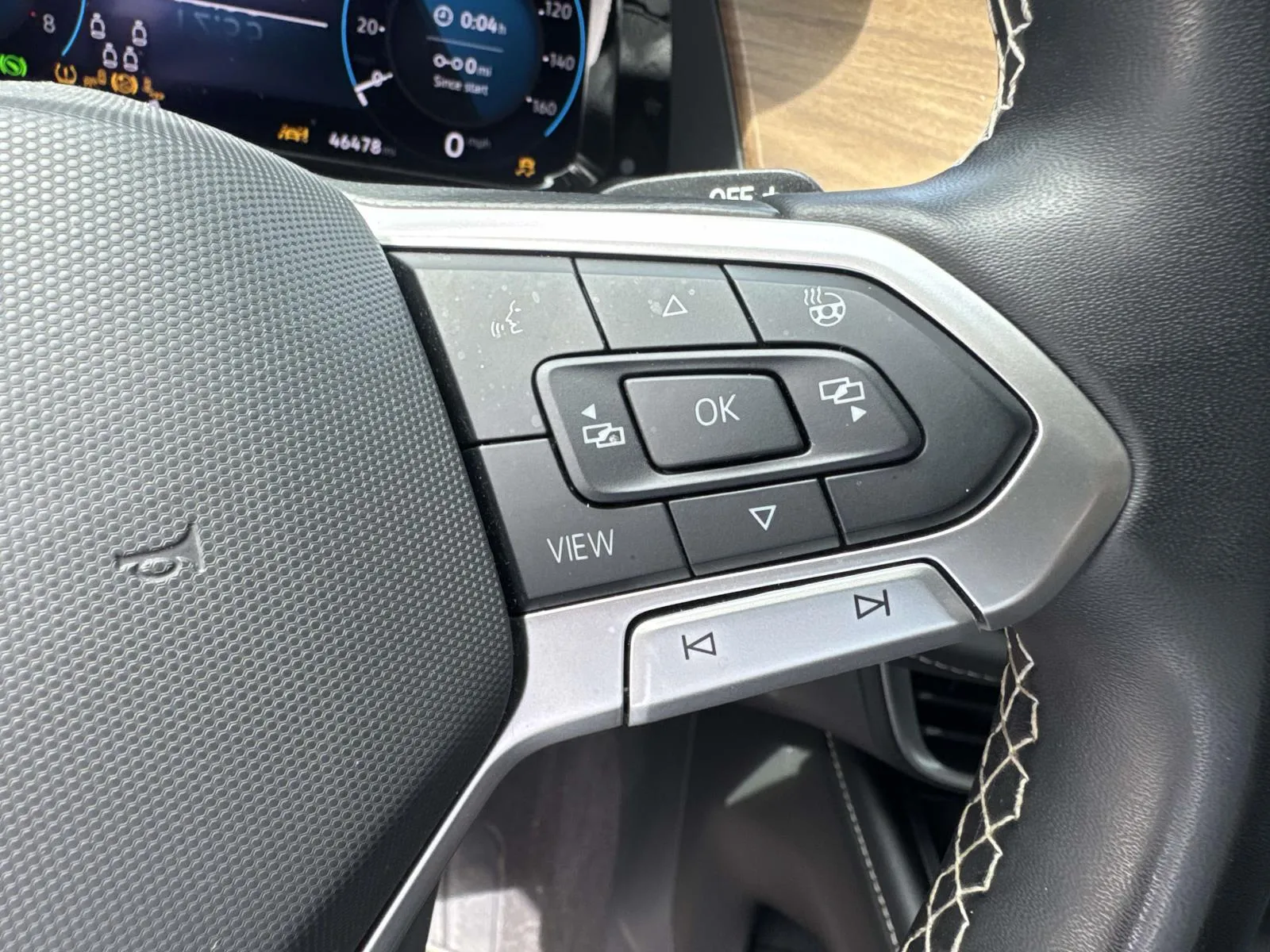 2024 Volkswagen Atlas SE w/Tech - Photo 19