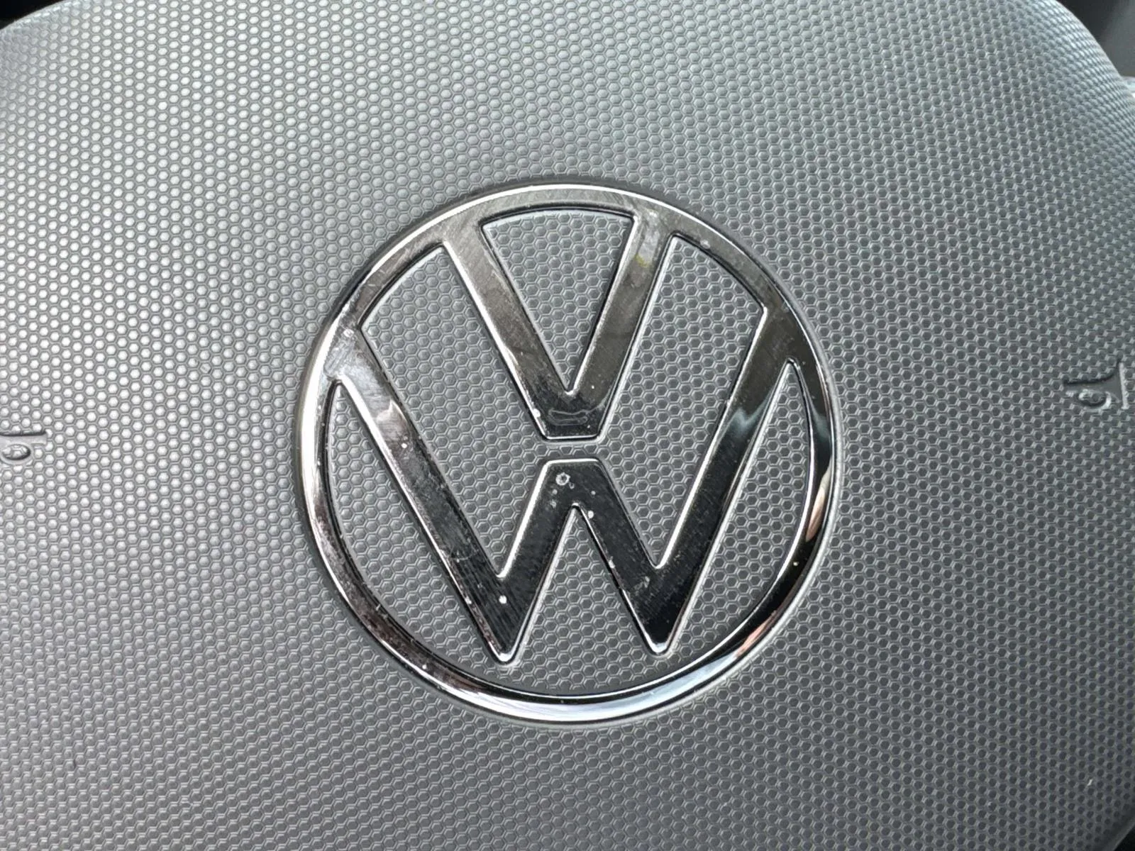2024 Volkswagen Atlas SE w/Tech - Photo 24
