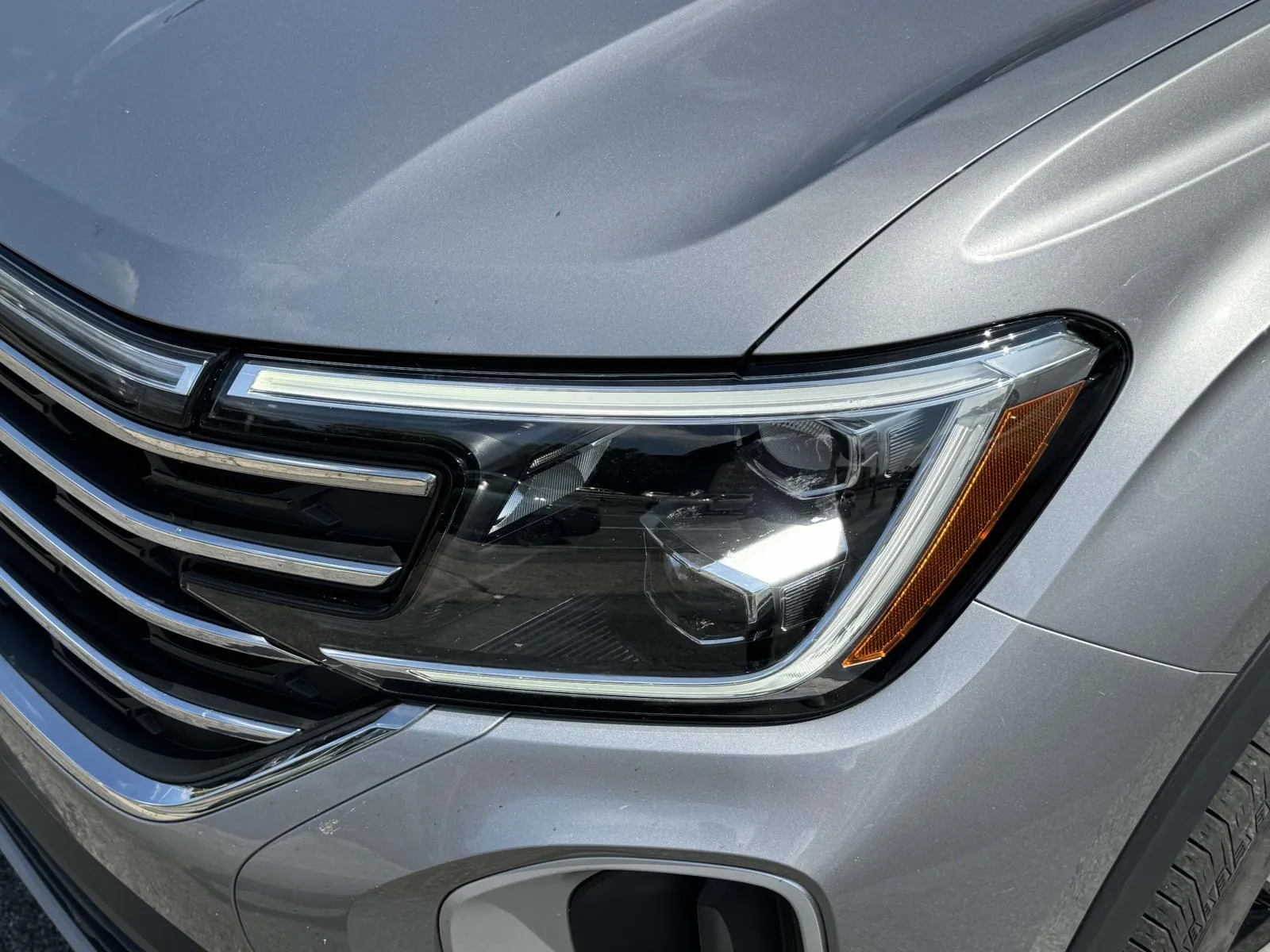 2025 Volkswagen Atlas SE w/Tech - Photo 7