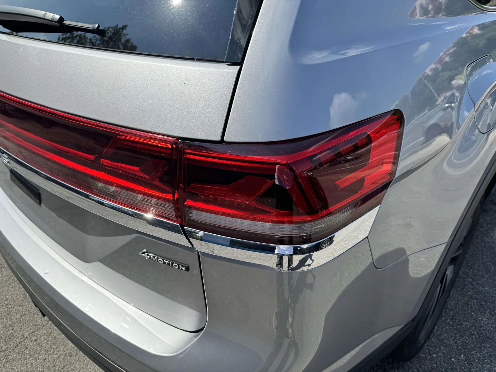 2025 Volkswagen Atlas SE w/Tech - Photo 9