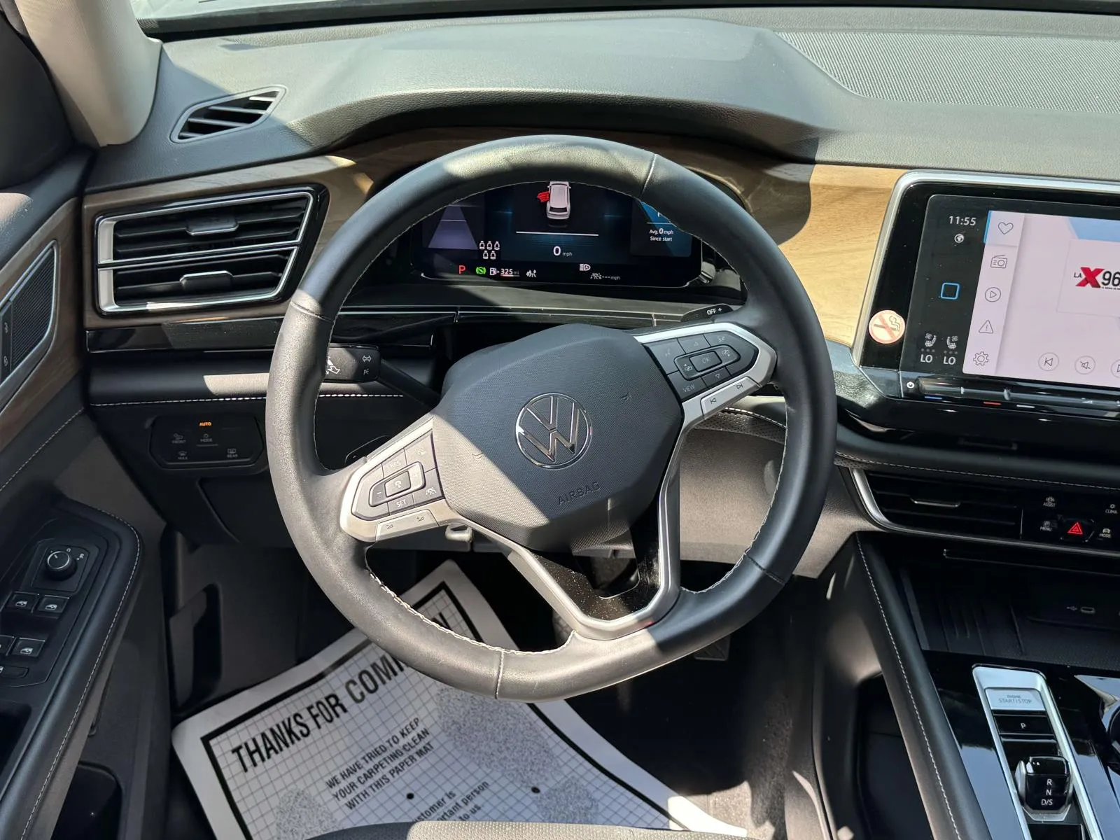 2025 Volkswagen Atlas SE w/Tech - Photo 13