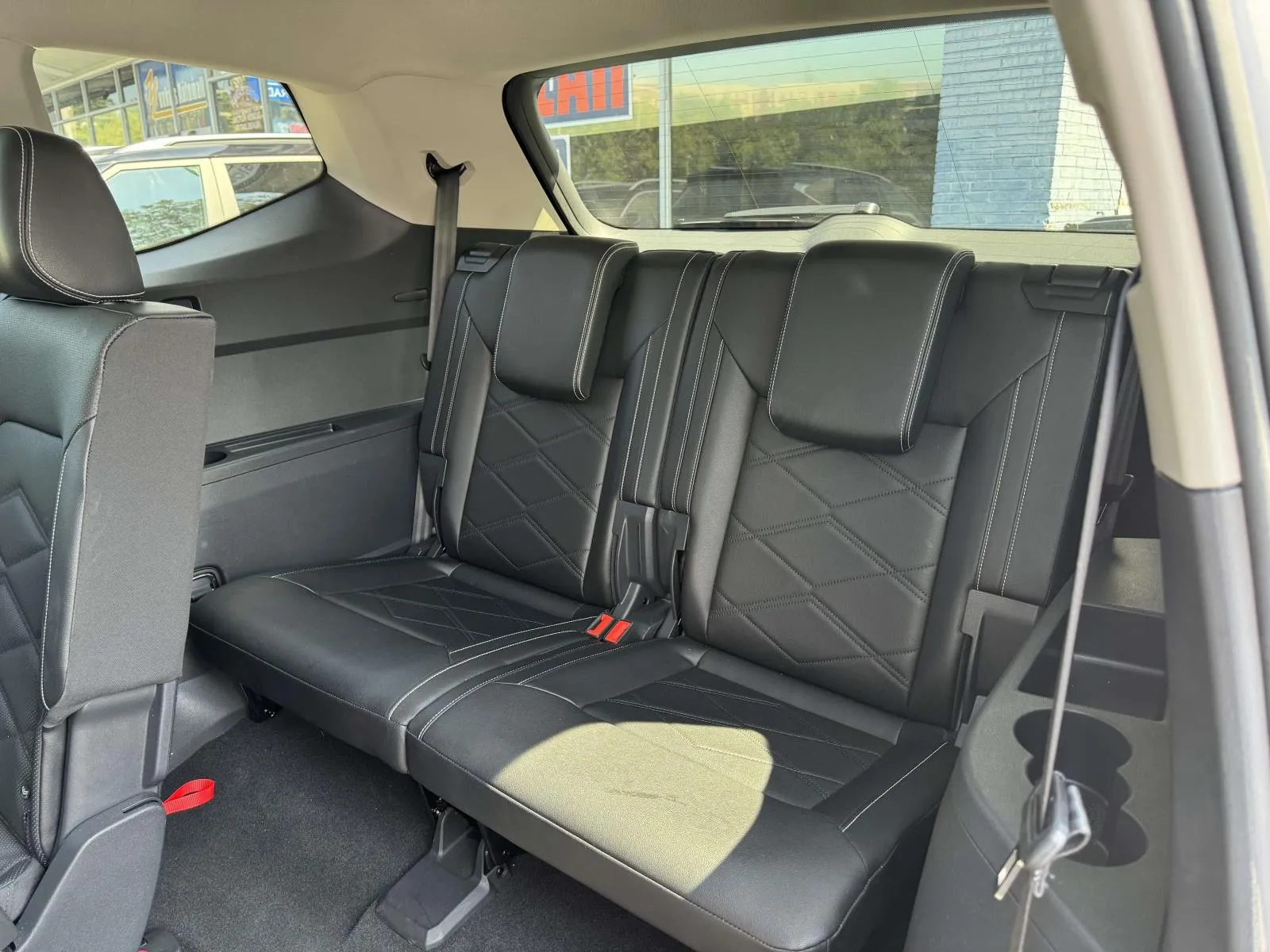 2025 Volkswagen Atlas SE w/Tech - Photo 14