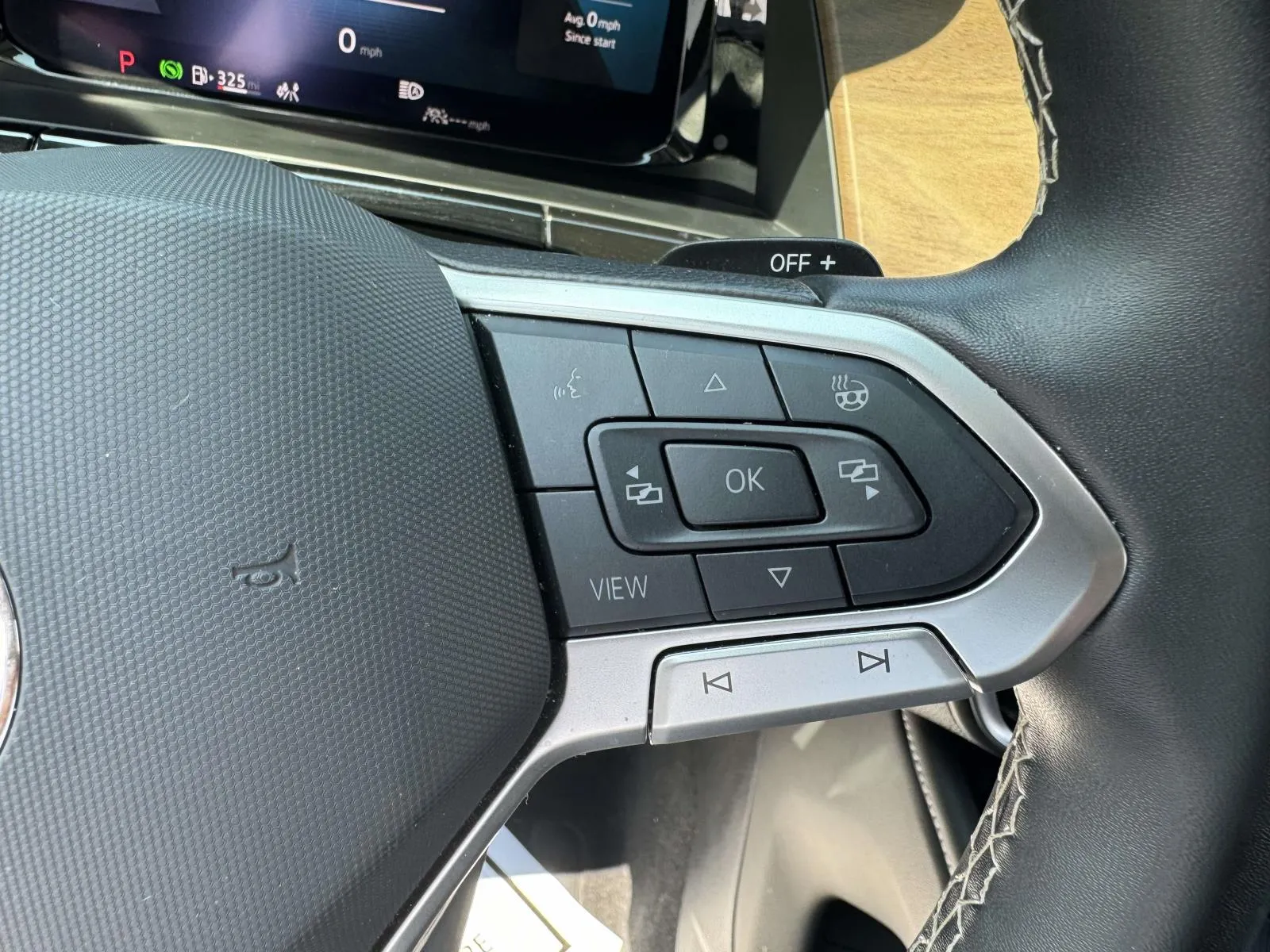 2025 Volkswagen Atlas SE w/Tech - Photo 22