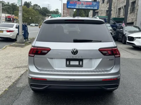 More photos of 2022 Volkswagen Tiguan 2.0T SE 4MOTION at Yonkers Automall, NY