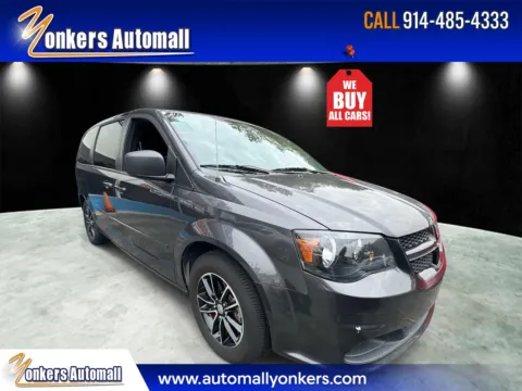 Gray 2017 Dodge Grand Caravan SE for sale in Yonkers, NY