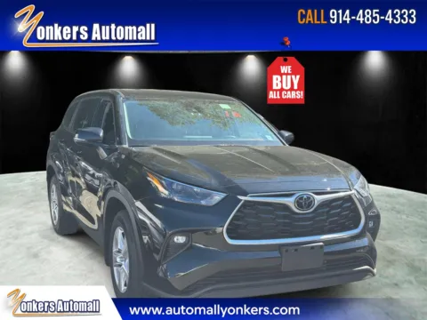 Black 2022 Toyota Highlander LE AWD for sale in Yonkers, NY