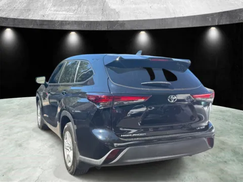 More photos of 2022 Toyota Highlander LE AWD at Yonkers Automall, NY