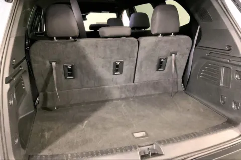 More photos of 2025 GMC Acadia Elevation at Cable Dahmer Buick GMC of Independence, MO