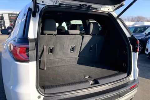 More photos of 2025 GMC Acadia Elevation at Cable Dahmer Buick GMC of Independence, MO