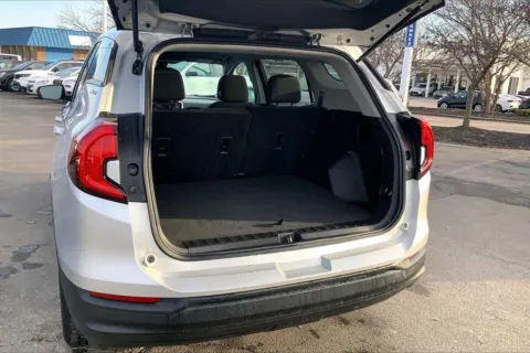 More photos of 2022 GMC Terrain SLE at Cable Dahmer Buick GMC of Independence, MO