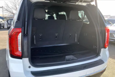 More photos of 2021 GMC Yukon SLT at Cable Dahmer Buick GMC of Independence, MO