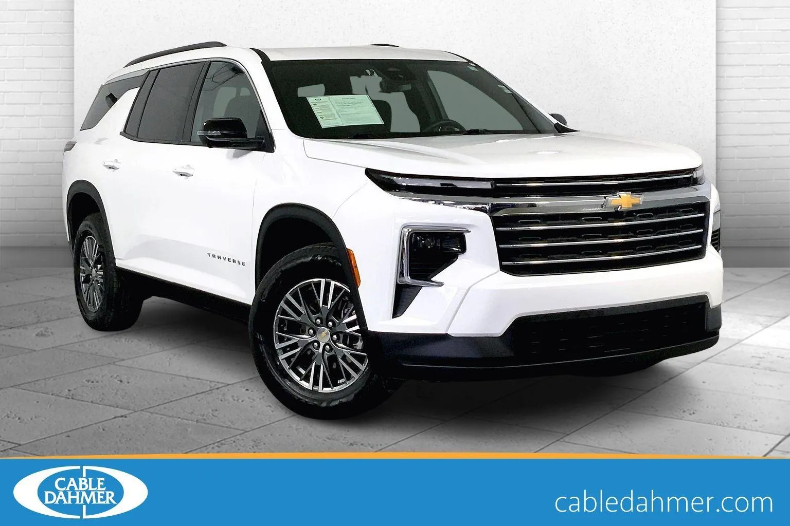 White 2024 Chevrolet Traverse LT for sale in Independence, MO