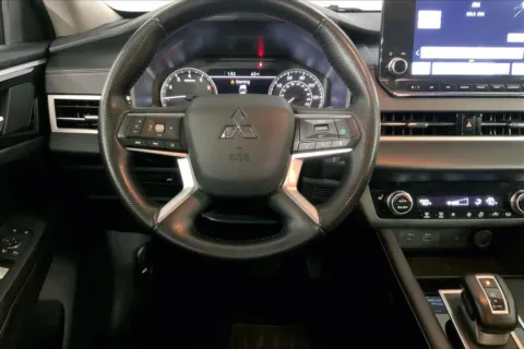 More photos of 2024 Mitsubishi Outlander SE at Cable Dahmer Buick GMC of Independence, MO