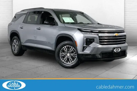 Gray 2024 Chevrolet Traverse LT for sale in Independence, MO