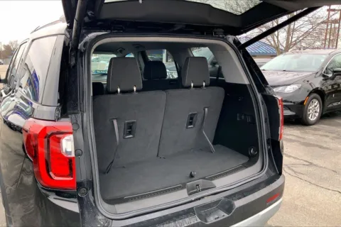 More photos of 2023 GMC Acadia SLE at Cable Dahmer Buick GMC of Independence, MO