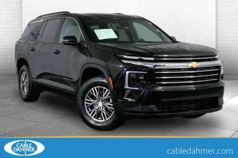 Black 2025 Chevrolet Traverse LT for sale in Independence, MO
