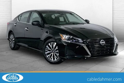 Black 2025 Nissan Altima SV for sale in Independence, MO