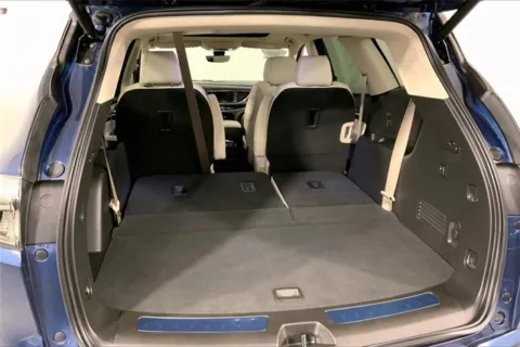 More photos of 2024 Buick Enclave Avenir at Cable Dahmer Buick GMC of Independence, MO