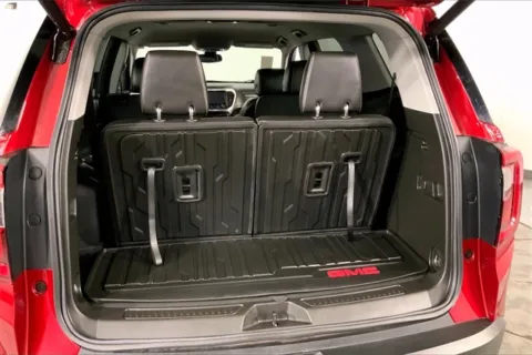 More photos of 2023 GMC Acadia SLT at Cable Dahmer Buick GMC of Independence, MO