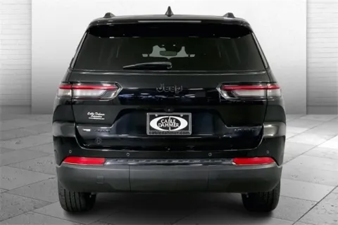 Another view of 2022 Jeep Grand Cherokee L Limited for sale in Independence, MO at Cable Dahmer Buick GMC of Independence