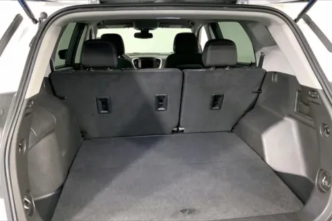 More photos of 2024 GMC Terrain SLE at Cable Dahmer Buick GMC of Independence, MO
