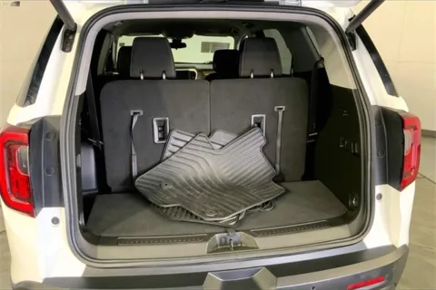 More photos of 2023 GMC Acadia SLE at Cable Dahmer Buick GMC of Independence, MO