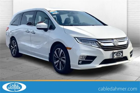 Beige 2018 Honda Odyssey Elite for sale in Independence, MO