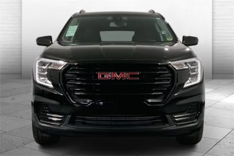 Photos of 2023 GMC Terrain SLE for sale in Independence, MO at Cable Dahmer Buick GMC of Independence