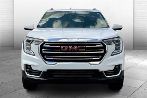 Photos of 2022 GMC Terrain SLT for sale in Independence, MO at Cable Dahmer Buick GMC of Independence