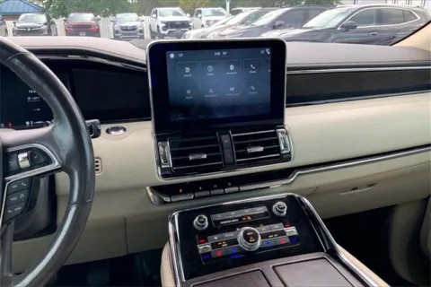 More photos of 2018 Lincoln Navigator Reserve at Cable Dahmer Buick GMC of Independence, MO