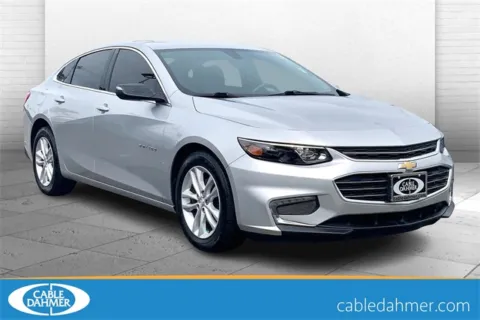 Silver 2018 Chevrolet Malibu LT for sale in Independence, MO